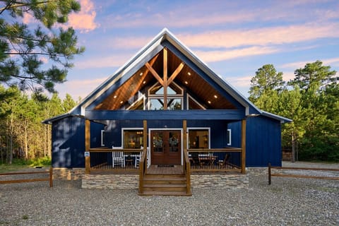 Conveniently located near Broken Bow Lake and Beavers Bend State Park—your perfect getaway awaits.