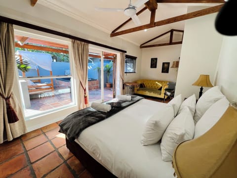 Room (Garden Room Cloud Seven) | 1 bedroom, down comforters, free WiFi, bed sheets