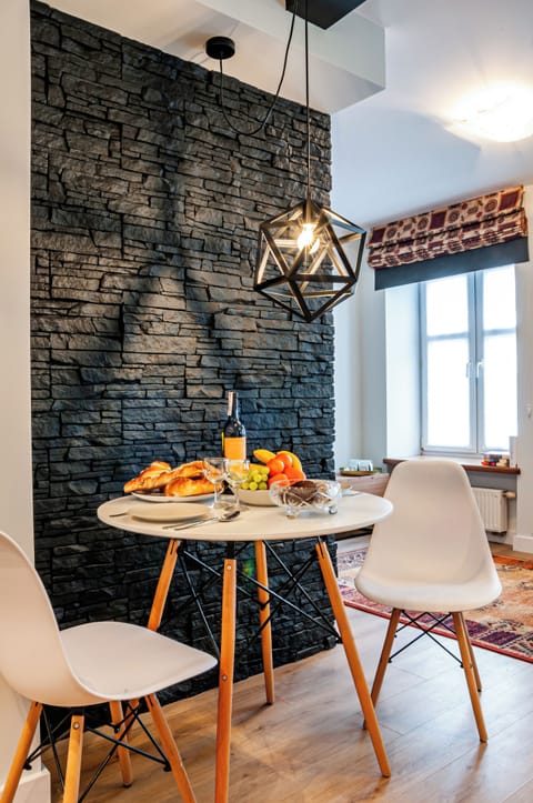 Family Apartment | In-room dining