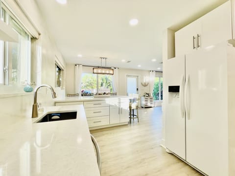 Fully equipped kitchen