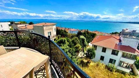 Deluxe Condo | Balcony view