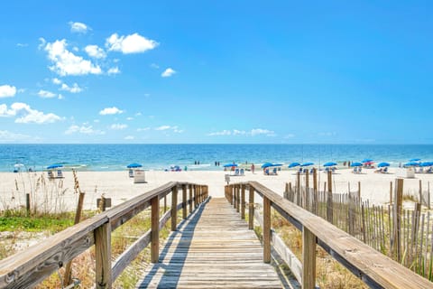 5 minute walk to beach-Private Deeded walkway to beach for this property