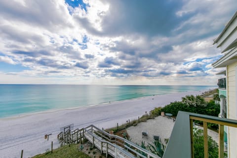 Beautiful Gulf Front private beach with chair set up- maximum 60 people