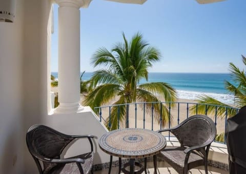 Beach Front Spectacular Views & sounds of waves from 2 balconies  