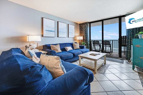Bright Living Space with Ocean Views 🌊
