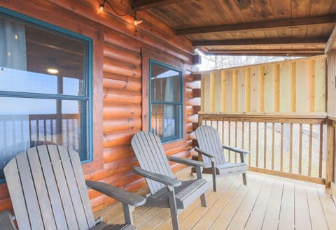 Seating for 6 on the deck