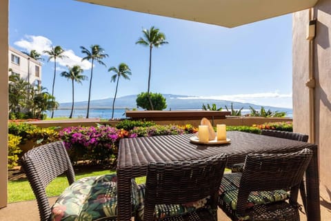 Breakfast on the lanai and a time to plan for the day's adventures.