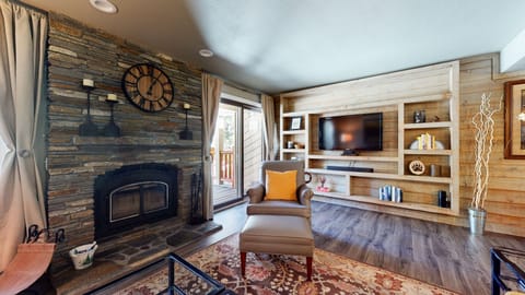Living Room, Indoors, Room, Screen, Fireplace