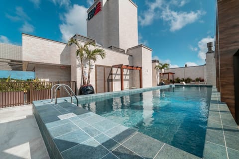 Room | Pool | Outdoor pool
