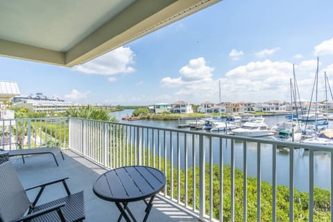 Second floor Harbor balcony
