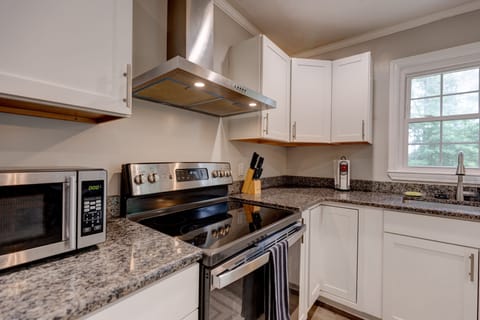 Close up of kitchen, Spacious 4BR/3BA Home with Large Fenced yard