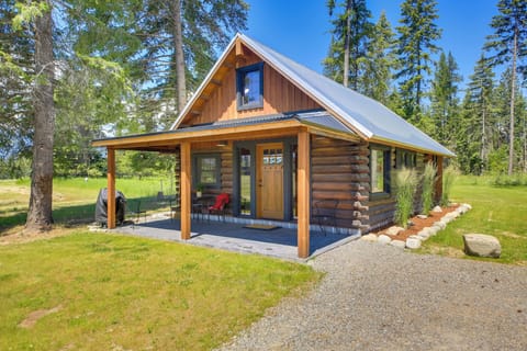 Bonners Ferry Vacation Rental | 1BR + Loft | 1BA | 1 Small Step to Enter
