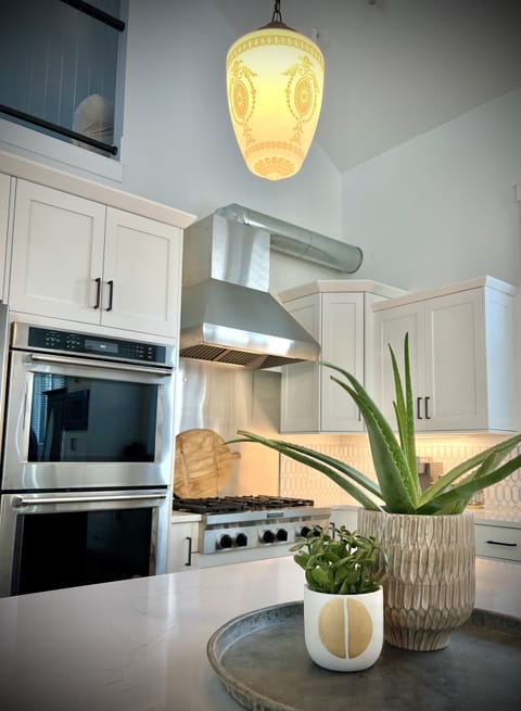 6 burner cooktop and double oven