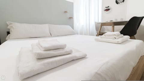 Iron/ironing board, WiFi