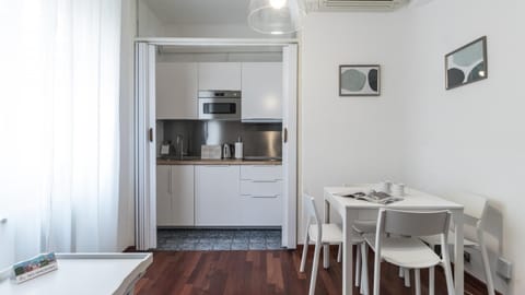 House | Private kitchen | Fridge, microwave, stovetop, cookware/dishes/utensils