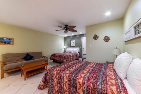 Quaint, Lakeside Family Suite with Deluxe Kitchen and Porch image 1