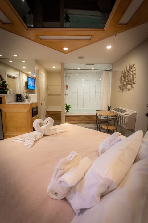 Classic Room | Premium bedding, free WiFi, bed sheets