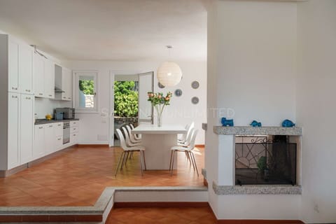 Villa for rent Santa Teresa di Gallura dining room