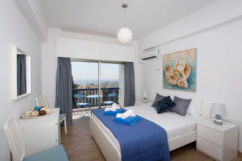 Comfort Apartment | 1 bedroom, Egyptian cotton sheets, premium bedding, blackout drapes