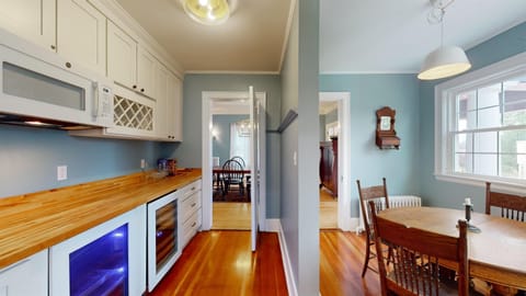 Wine Bar and Breakfast Nook