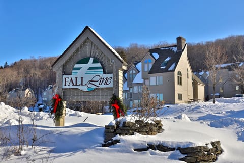 Fall line condominiums are located a short distance to Killington ski area and the Killington golf course.