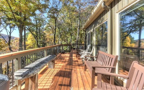 Exterior Seating on the Deck at Vista Haven