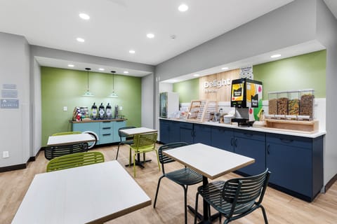 Free daily continental breakfast