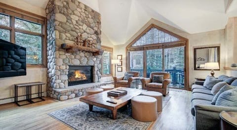 Townhome, 4 Bedrooms | Living area