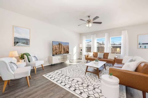 Welcome to The Swift - our spacious, newly built home located in a quiet neighborhood in South Fayetteville!
