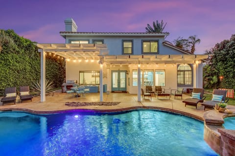 Terra Azul is a stunning four-bedroom, private pool, and spa, offering 1,623 square feet of luxury living.