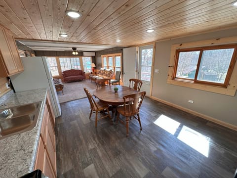 Cabin 10's kitchen/dining area