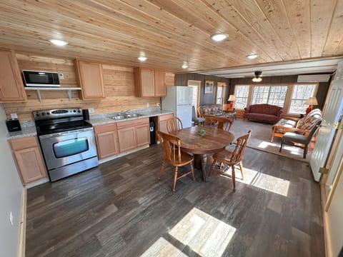 Cabin 10's kitchen/dining area