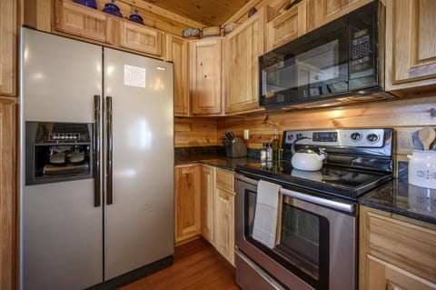 Fully equipped kitchen to cook up family meals