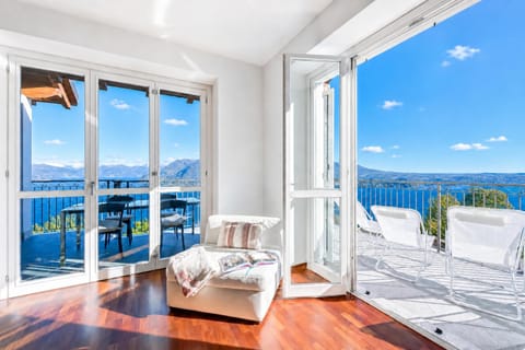 Family Apartment, 2 Bedrooms, 2 Bathrooms, Mountainside (Penthouse The Magnifique View in) | Living area | TV