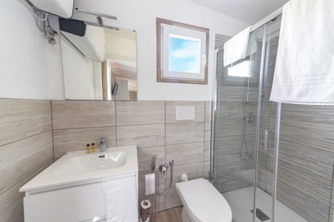 Superior Tent, 1 Bedroom | Bathroom | Shower, free toiletries, hair dryer, towels