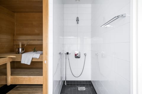 Superior Room, Sauna | Bathroom | Shower, free toiletries, hair dryer, bidet