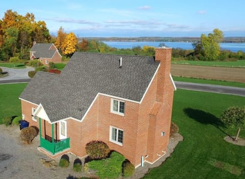 CAYUGA EXTERIOR