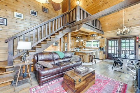Franklin Vacation Rental | 3BR | 3BA | 1,950 Sq Ft | Stairs Required