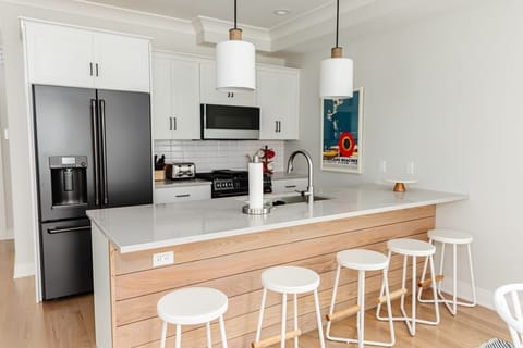 Main Level | Kitchen