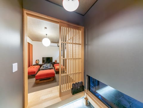 House, 2 Bedrooms | 2 bedrooms, desk, WiFi (free), bed sheets