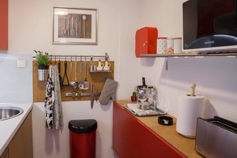 Apartment | Private kitchen | Full-size fridge, microwave, oven, stovetop