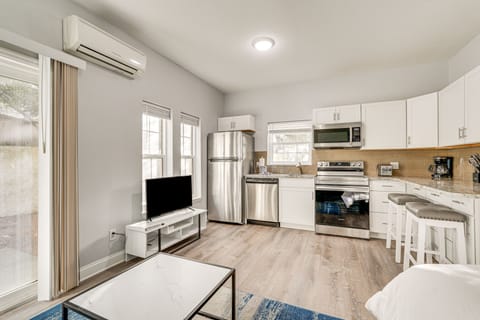 Kitchenette | Cooking Basics | Ice Maker | Drip Coffee Maker