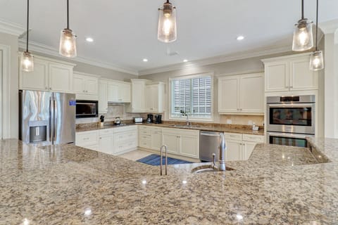 9 Guscio Way / Kitchen