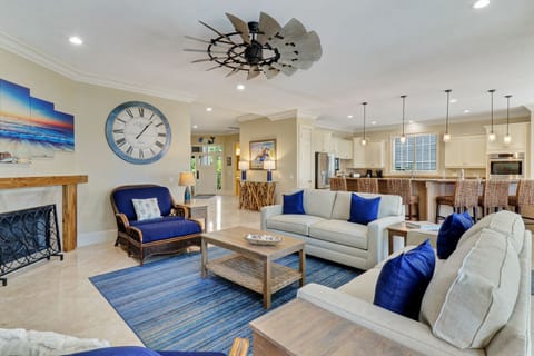 9 Guscio Way / Great Room