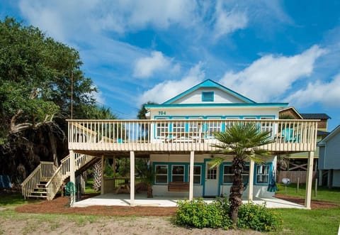Front Elevation - 704 E. Arctic
Walk-in Parking designated for "Boogie Down" the lower level unit
Picnic table for dining/grilling
Charcoal Grill avaiable (charcoal NOT provided)
Adirondack seating for 4