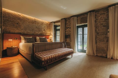 Classic | Minibar, in-room safe, blackout drapes, soundproofing