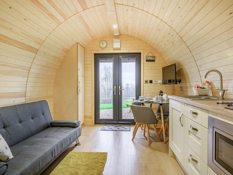 Open plan living space | Coton - Steepleton Lodge Farm, East Haddon