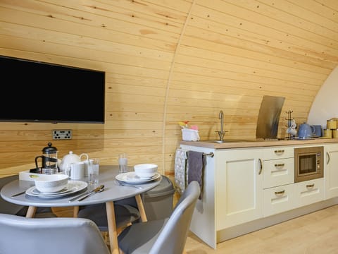 Open plan living space | Coton - Steepleton Lodge Farm, East Haddon