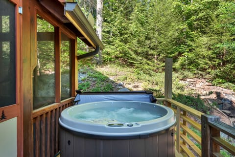 Sweet Retreat Hot Tub