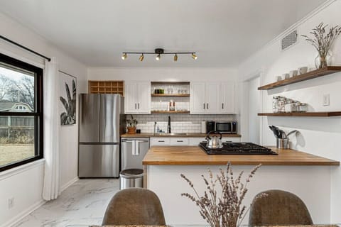 Fully equipped kitchen